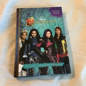 BOGO 🥳 Disney Descendants hard cover book - Novel based on movie color photos